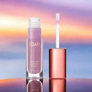 Plumping Lip Oil in Bubbly 3.8 g - Picture 1 of 5