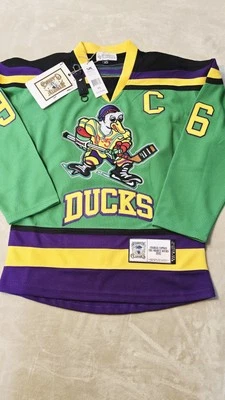 Camiseta deportiva de hockey Charlie Conway Mighty Ducks #96 Headgear Classics talla XS $125 Foto 1 de 4