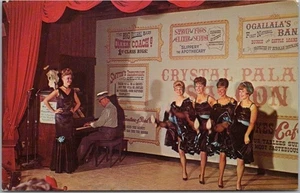 Tarjeta postal de OGALLALA, Nebraska de la década de 1960 "THE CRYSTAL PALACE REVUE" Show Girls/sin usar - Imagen 1 de 2