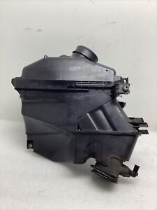 2005-2006 TOYOTA TUNDRA ENGINE AIR INTAKE CLEANER FILTER BOX COVER OEM