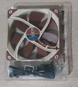 Noctua NF-A14-FLX 140mm Quiet Computer Csse Fan - Picture 1 of 2