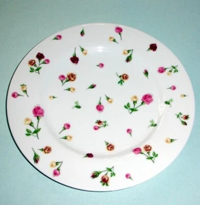 Royal Albert Country Rose Buds Dessert Salad Plate 7.75" NEW - Picture 1 of 2