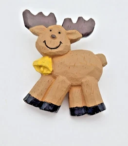 Vintage Wood Look Reindeer Pin - Picture 1 of 3