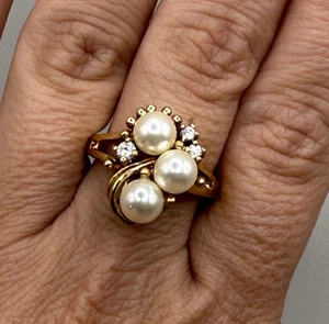 Vintage Gold Tone Faux Pearl Rhinestone Crystal Cluster Cocktail Ring Size 9 - Picture 1 of 5