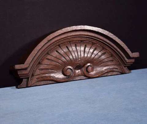 *18" French Antique Pediment/Crest in Oak Wood Salvage Carved Cover