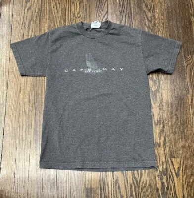 Camiseta para hombre J. America Cape May con estampado gráfico gris medio algodón Foto 1 de 4