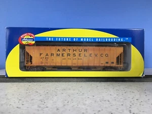 Arthur Farmers Elevator AFEX-109 54' FMC Cov. Hopper weathered Athearn HO 73820 - Picture 1 of 13