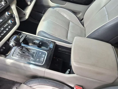 Cinturón de seguridad delantero derecho usado se adapta a: Kia Sedona 2015 pasajero retractor delantero Foto 1 de 4