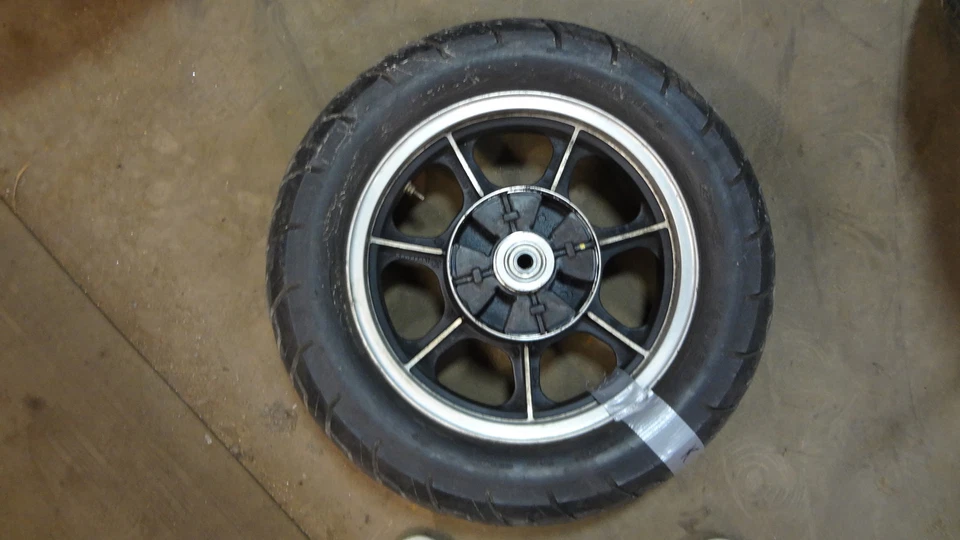 1987 川崎 454 LTD EN450 K345。 后轮轮辋15英寸 — 第 1/1 张图片