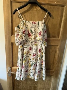 PLT Summer Lightweight Strappy Flower Dress Ruffled Front Size 8 - Picture 1 of 3