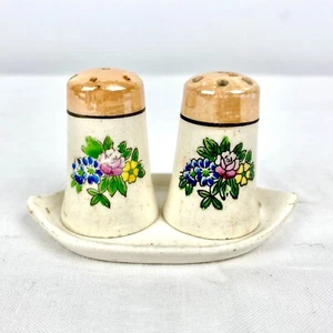 Vintage Occupied Japan Ceramic Salt & Pepper Shakers Floral Flowers S&P On Tray - Picture 1 of 10