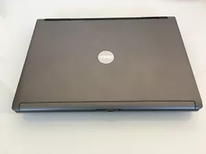 Dell Latiude D630 T2300 4 GB 320 GB DVD RS232 Win XP Pro - Foto 1 di 10