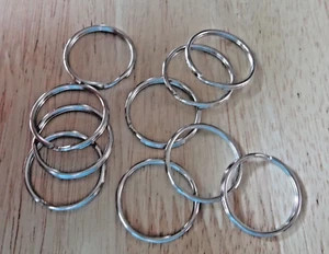 10 llaveros de llavero divididos de acero inoxidable de plata fuertes de 25 mm Rnd - Imagen 1 de 1