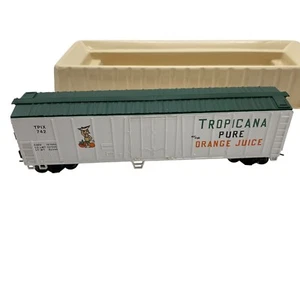 Bachmann Silver Series Ho 50' Steel Reefer Tropicana Orange juice no 17947 - Picture 1 of 11