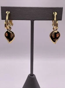 CAROLEE Shiny Gold Tone Dangle Drop Swirl EARRINGS Clip On Teardrop AL4.2 - Picture 1 of 11