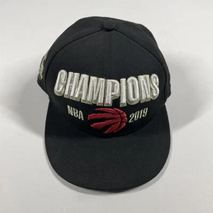 New Era Jungenmütze schwarz Einheitsgröße Druckknopflasche Toronto Raptors NBA 2019 Champions - Bild 1 von 10