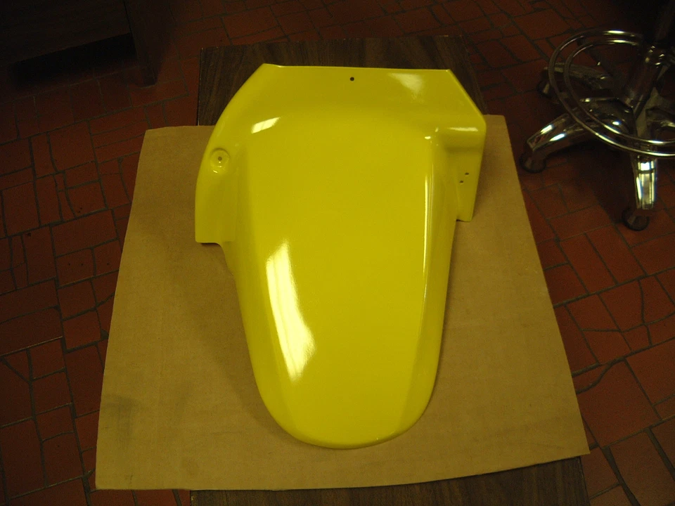 Abrazador de neumático trasero Hotbodies Racing 2003 Honda CBR600RRR, H036RR-HG-YEL Foto 1 de 1