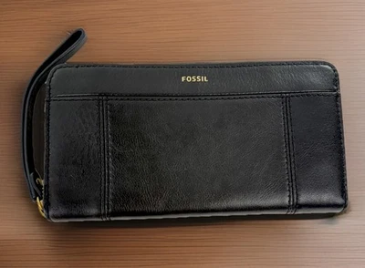 Fossil Jori RFID 黑色皮革腕带拉链钱包手拿包 — 第 1/4 张图片
