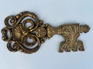 Vintage Gold Key Wall Plaque Syroco Inc. 3661-C - Picture 1 of 3