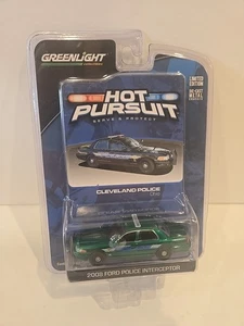 Greenlight Green Machine Hot Pursuit 2008 Ford Crown Victoria 1:64 Cleveland - Picture 1 of 4