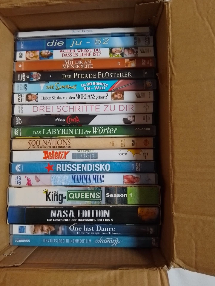 Konvolut 16 DVDs + 2 Boxen FSK 0-6 Jahre - Bild 1 von 1