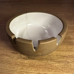 Vintage HEATH Ceramic Pottery MCM Stoneware Tan Mixed Raw Ashtray 3 Slot Read - Picture 1 of 4