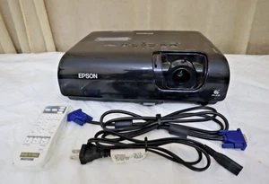Epson EMP-X5 LCD Projector PowerLite 77c XGA w/Remote-Power cord-VGA cable 1317h - Picture 1 of 7