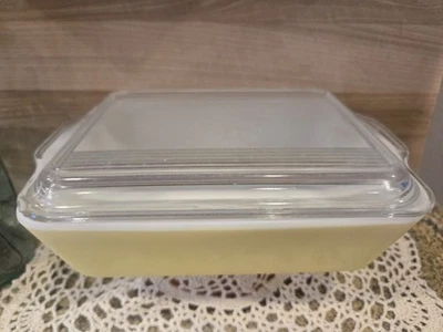 VTG  Pyrex  1.5 qt Casserole/Refrigerator Dish Yellow 0503 with Ribbed Lid 503C - Image 1 of 4