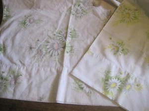 Vintage Springmaid Standard Pillowcase White W/PINK Daisies&WHITE W/YELLOW DAISY - Picture 1 of 2