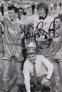 AUTÓGRAFO DE FÚTBOL DE WIMBLEDON FIRMADA A MANO DAVE BEASANT 4 - Imagen 1 de 1