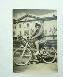 VECCHIA FOTO FOTOGRAFIA MOTORINO VINTAGE MOTO D'EPOCA TORRE DE PICENARDI CR - Foto 1 di 2