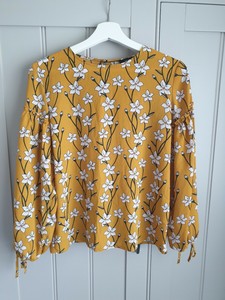 matalan yellow tops