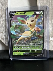 Leafeon V SWSH194 Pokemon TCG SWSH: Sword & Shield Black Star Promo Card Holo - Picture 1 of 2