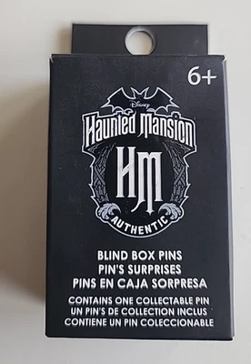 Prendedor esmaltado caja ciega Disney Loungefly - rompecabezas mansión embrujada - centro inferior  Foto 1 de 4