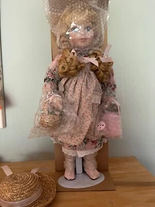 Adorable 1999 Porcelain Flower Girl Doll Avon "Sarah Rose" - Picture 1 of 9