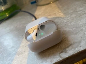 Apple AirPods 1. Generation - Zdjęcie 1 z 10