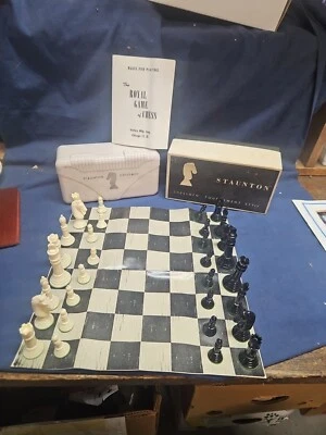 Juego de ajedrez de viaje Staunton vintage hecho en EE. UU. ¡Raro! Foto 1 de 4