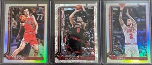 2025-26 Topps Basketball Chicago Bulls 3 Card Parallel Trading Lot - Bild 1 von 2