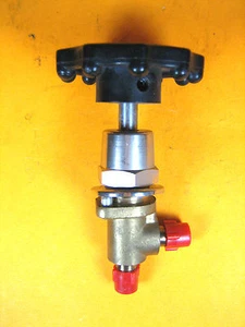 Valve -  1/8" -  Needle Valve, 90 Degree - Picture 1 of 6