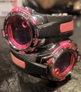 Reloj Digital Deportivo Armitron Pro Mujer Rosa Negro Temporizador Alarma 50M Batería Nueva - Imagen 1 de 11