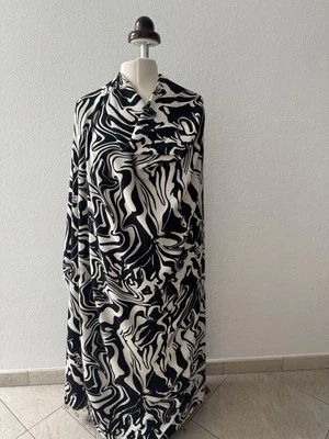 Italien Design  Sehr Schwere Viscose  2,50 Mtr x 1,52 Breit Wellen Schwarz Creme - Bild 1 von 4