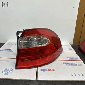 2012-2017 kia rio Hatchback RH passengers halogen outer tail light assembly OEM - Picture 1 of 13