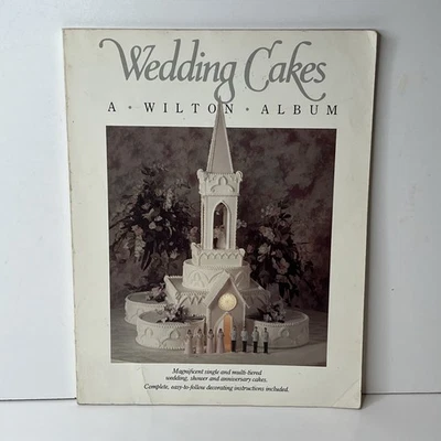Wilton A Wilton Album Wedding Cakes Paperback Decorating Instructions Vintage - Imagem 1 de 4