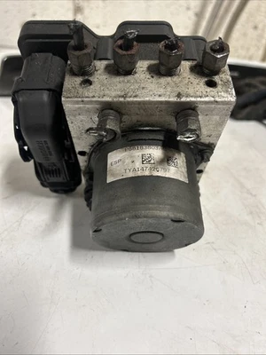 2015 2016 2017 Dodge Grand Caravan ABS Anti Lock Brake Pump Unit 68183803AC - Image 1 of 4