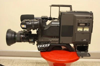 JVC KY 27  SchulterKamera mit Zubehörpaket - Angebot 2 - Bild 1 von 4