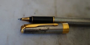 Parker Sonnet Roller Pen Solid Silver 925 & Striped Finish & 18K Gold - Picture 1 of 10