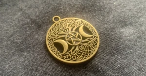Protection Evil Eye Metaphysical Pendant Money Luck Success Business Magic RARE - Picture 1 of 2