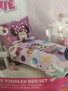 NEW Disney Junior Minnie 4 Piece Toddler Bedding Set - Quilt Pillowcase Sheets - Picture 1 of 4