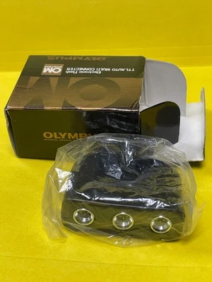 Conector múltiple Olympus TTL para usar con unidades de flash electrónico TTL - Nuevo en caja Foto 1 de 3