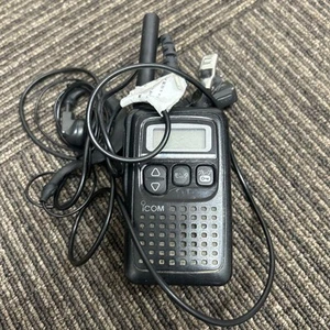 ICOM radio with earphones - Zdjęcie 1 z 1